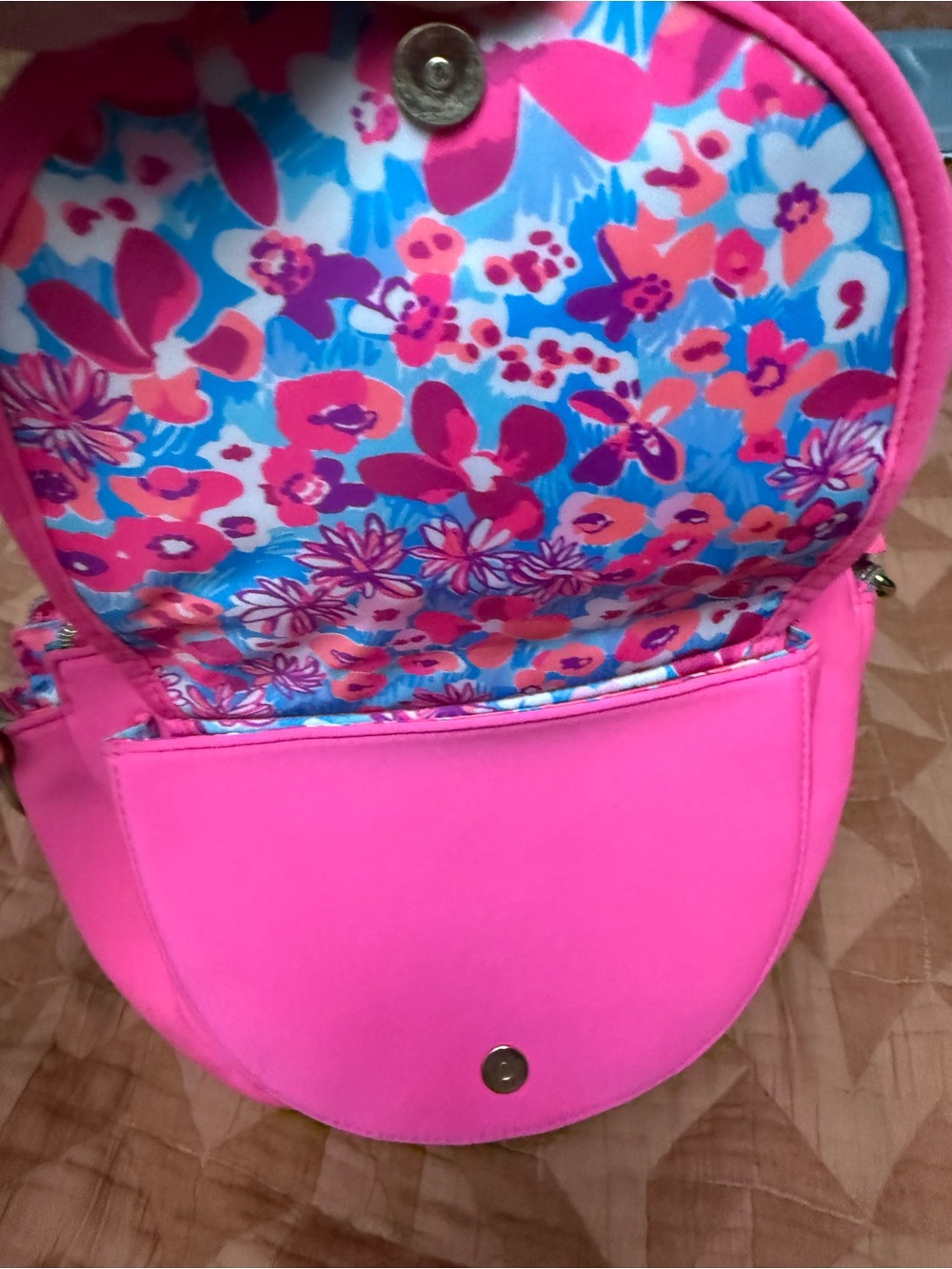 Lilly Pulitzer Lily Pulitzer Giavanna Neoprene
Crossbody Bag. Aura Pink - Picture 6 of 9